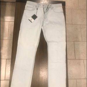 Vince light wash jeans men’s 32 brand new with tags. Perfect condition